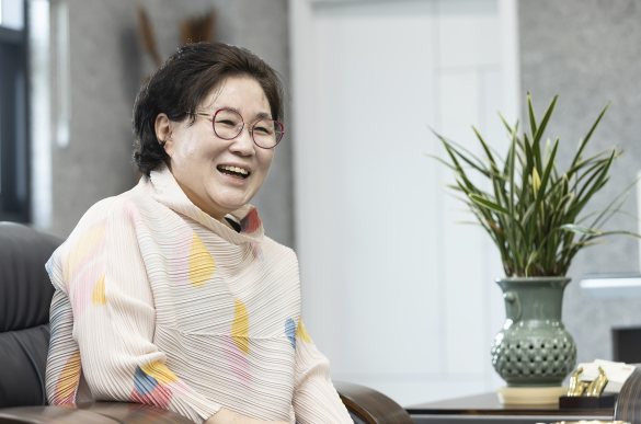 38년 제과제빵 한 우물… 한복 입고 영업한 제빵왕 이은자 대표